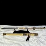 Golden Gang Battle Sword - Image 4